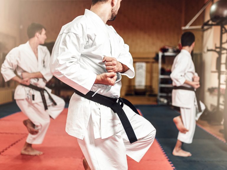 Karate: il saluto, il kime, il kiai, le cinture (una semiotica)