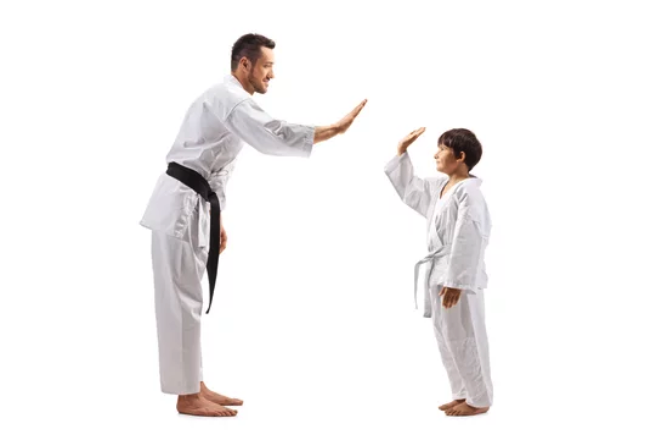 istruttore di karate bambini