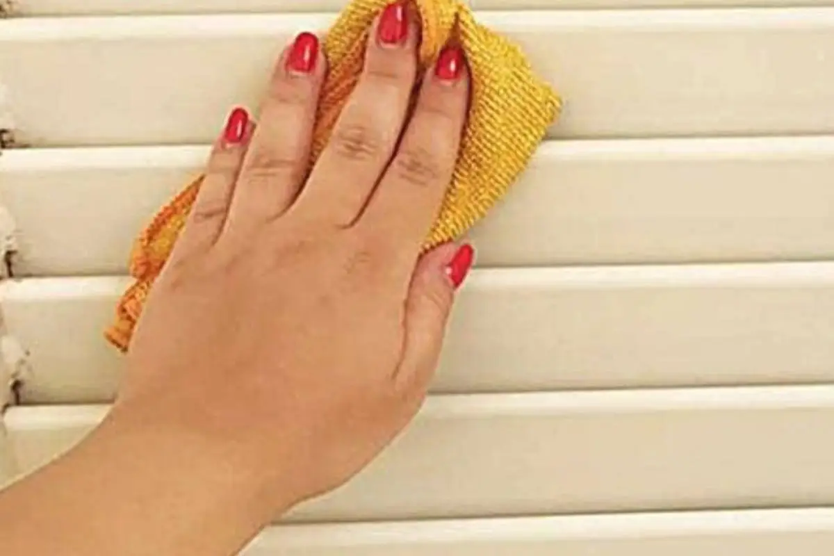 Pulire le persiane facilmente senza smontarle Pulire le persiane facilmente senza smontarle