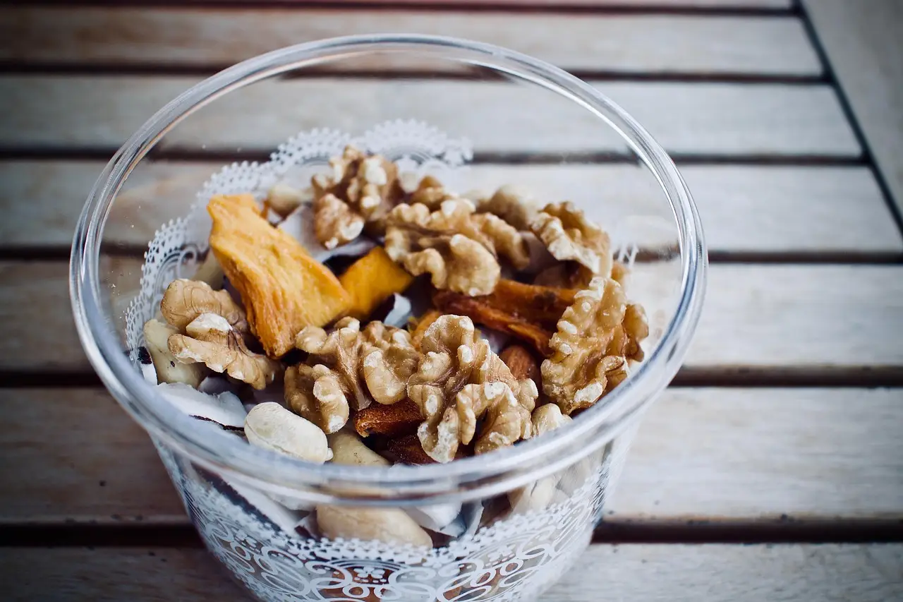 Quanta frutta secca mangiare al giorno? I consigli per non esagerare Quanta frutta secca mangiare al giorno? I consigli per non esagerare