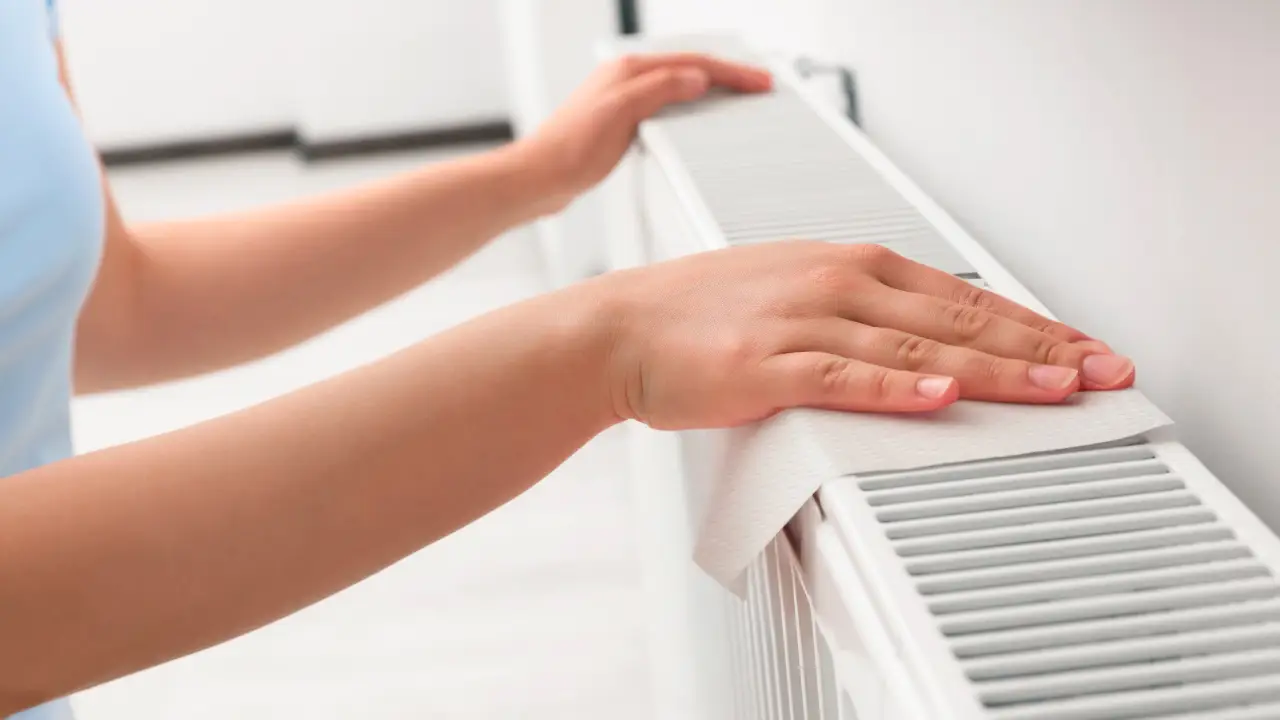 Come eliminare la polvere dai termosifoni in modo efficace e veloce Come eliminare la polvere dai termosifoni in modo efficace e veloce