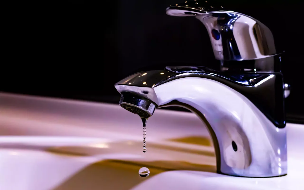 Come eliminare le macchie d’acqua dai rubinetti in acciaio Come eliminare le macchie d’acqua dai rubinetti in acciaio